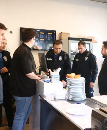 ÇİFTLİKKÖY’DE ZABITA EKİPLERİNDEN MARKET VE İŞLETMELERE SIKI DENETİM