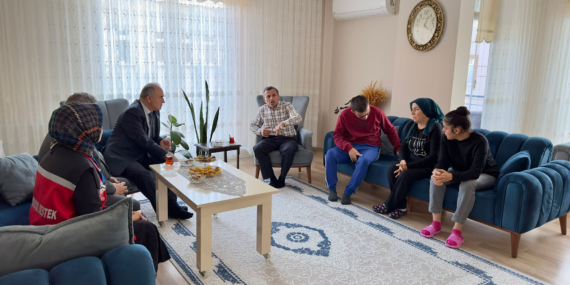 Vali Muammer Erol, Engelli Aileleri 3 Aralık’ta Evlerinde Ziyaret Etti