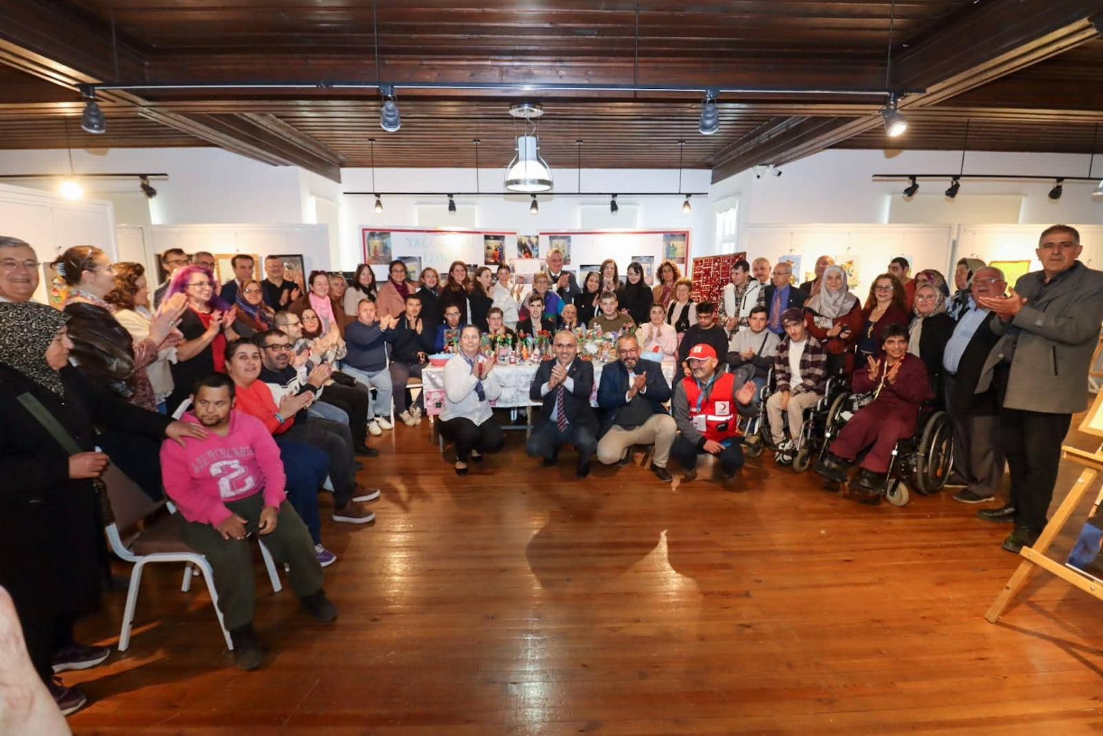 “Geri Dönüşümden Sanata” Sergisi Büyük İlgiyle Açıldı