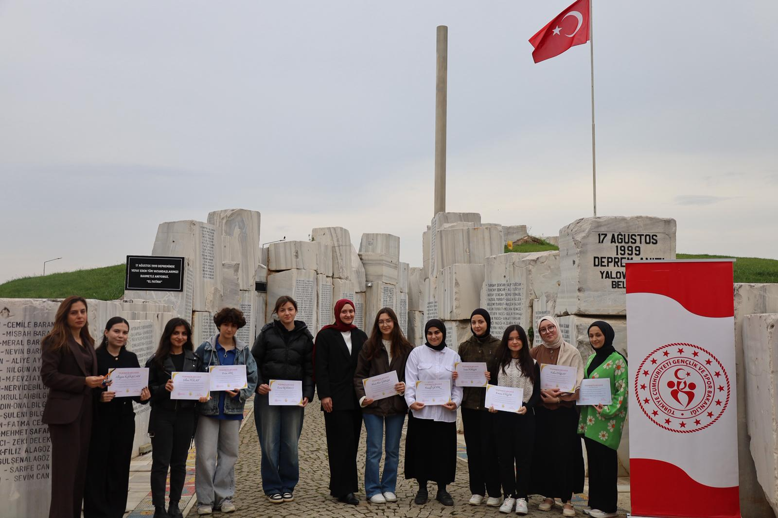 Dünya Gönüllüler Günü’nde Üniversitelilerden Duygulandıran Çalışma: