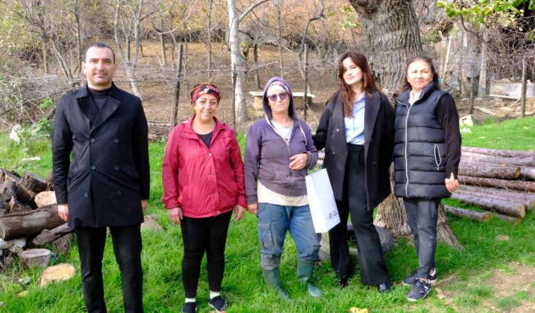 TOPRAKLA UĞRAŞMAK İNSANLA MÜCADELE ETMEKTEN DAHA KOLAY’ 6 TOPRAKLA UĞRAŞMAK İNSANLA MÜCADELE ETMEKTEN DAHA KOLAY’