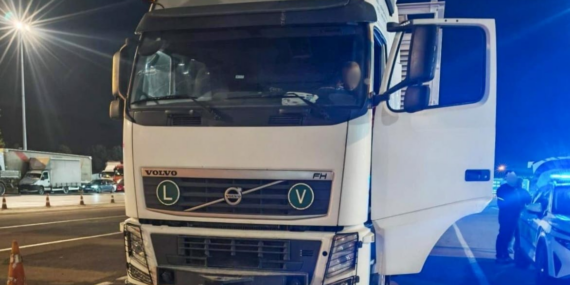 Yalova’da Gece Vakti Ağır Yük Taşırken Yakalandılar: İki Araç Trafikten Men Edildi