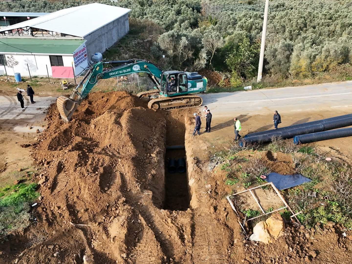 Armutlu’da Dere Hatları Yenileniyor, İlçe Giriş Projesi Başladı 1 Armutlu’da Dere Hatları Yenileniyor, İlçe Giriş Projesi Başladı