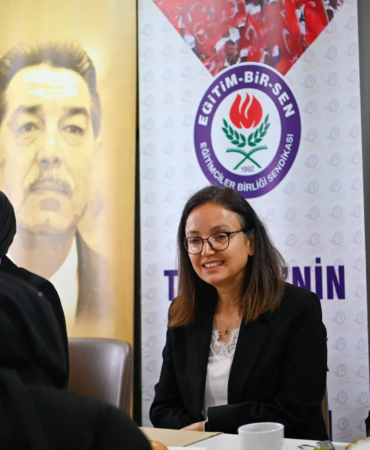 Yalova Valisi Dr. Hülya Kaya, Memur-Sen ve Eğitim Bir-Sen Kadın Komisyonuyla Bir Araya Geldi