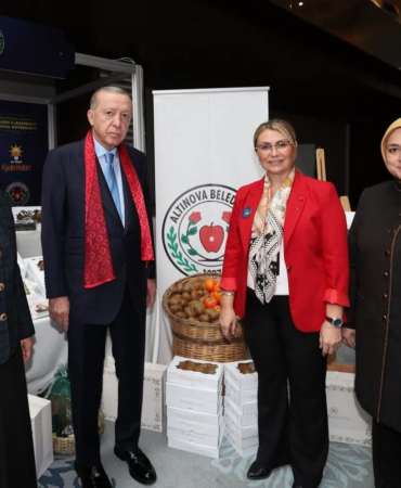 Altınova, Uluslararası Kadın Zirvesi’nde Parladı: Başkan Yasemin Fazlaca, Cumhurbaşkanı Erdoğan’ı Ağırladı