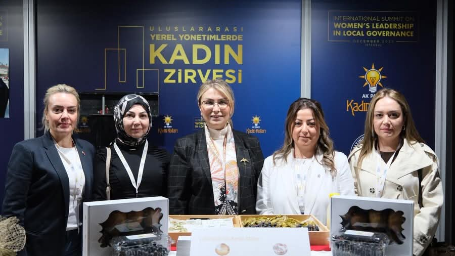 Altınova, Uluslararası Kadın Zirvesi’nde Parladı: Başkan Yasemin Fazlaca, Cumhurbaşkanı Erdoğan’ı Ağırladı 9 Altınova, Uluslararası Kadın Zirvesi’nde Parladı: Başkan Yasemin Fazlaca, Cumhurbaşkanı Erdoğan’ı Ağırladı