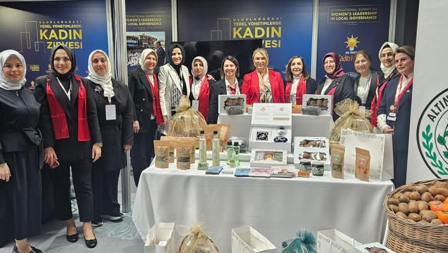 Altınova, Uluslararası Kadın Zirvesi’nde Parladı: Başkan Yasemin Fazlaca, Cumhurbaşkanı Erdoğan’ı Ağırladı 10 Altınova, Uluslararası Kadın Zirvesi’nde Parladı: Başkan Yasemin Fazlaca, Cumhurbaşkanı Erdoğan’ı Ağırladı