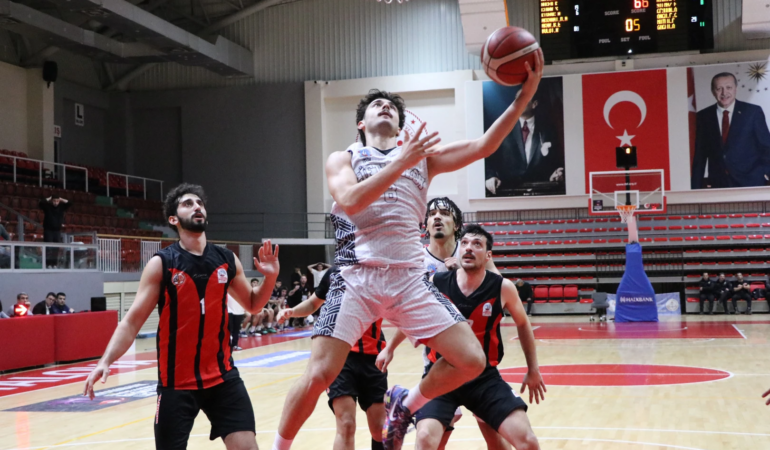 ÇİFTLİKKÖY BELEDİYE BARGELLO UŞAK’A DİŞ GEÇİREMEDİ (66-72)