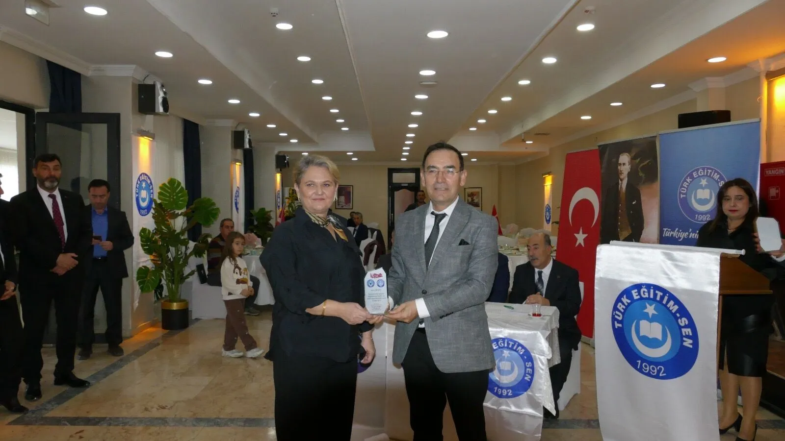 Türk Eğitim-Sen Yalova Şubesi 8. Olağan Genel Kurulu Yoğun Katılımla Gerçekleştirildi