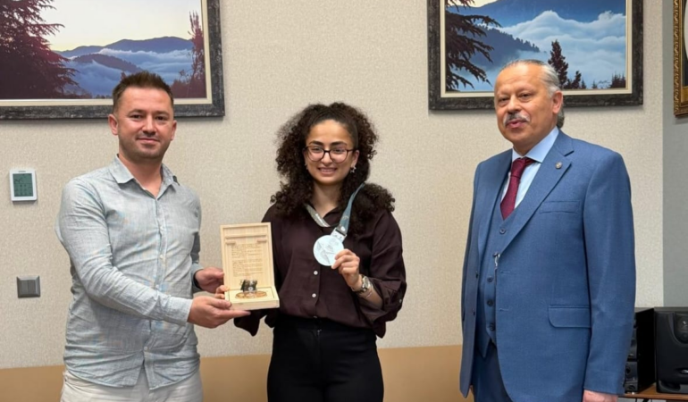 TOKYO OLİMPİYATLARI’NDA GÜMÜŞ MADALYA: BUSE TIRAŞ’IN AZMİ, MÜCADELESİ VE TARİHE GEÇEN BAŞARISI