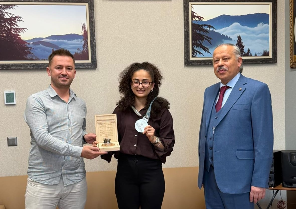 TOKYO OLİMPİYATLARI’NDA GÜMÜŞ MADALYA: BUSE TIRAŞ’IN AZMİ, MÜCADELESİ VE TARİHE GEÇEN BAŞARISI