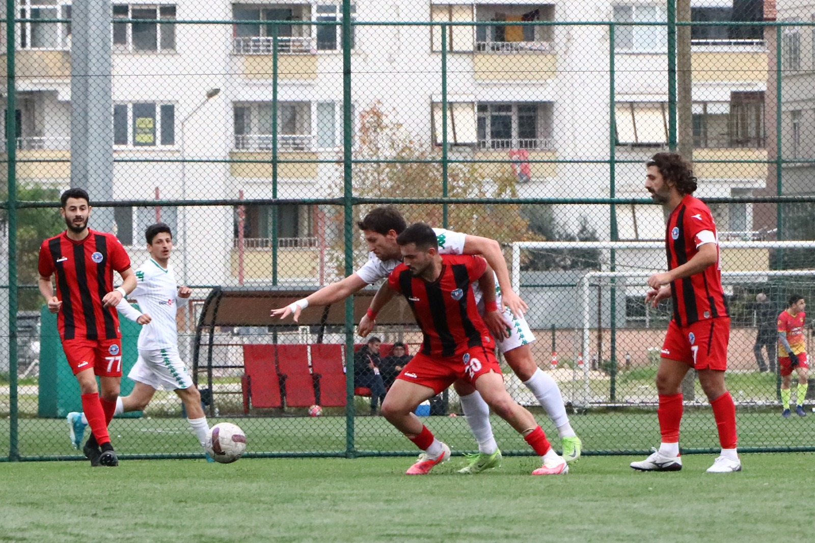 ÇİFTLİKKÖY BELEDİYESPOR, SOĞUCAK’I 2 GOLLE GEÇTİ 2-0 5 ÇİFTLİKKÖY BELEDİYESPOR, SOĞUCAK’I 2 GOLLE GEÇTİ 2-0