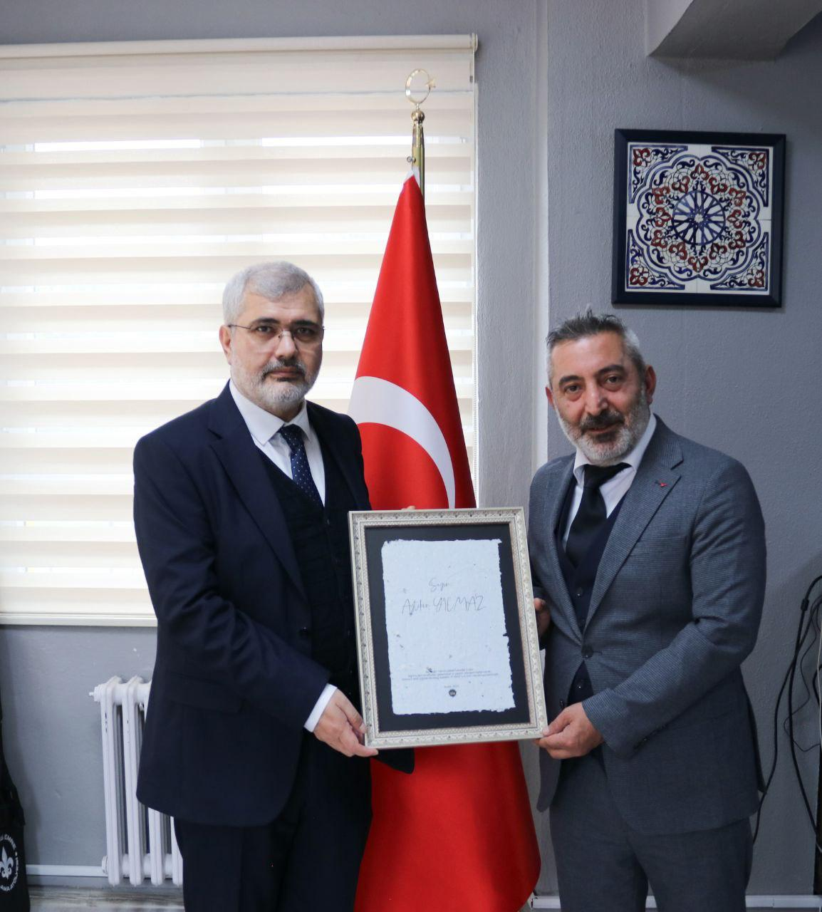 YALOVA GÜZEL SANATLAR LİSESİ’NDE RENKLİ SERGİ VE MÜZİK DİNLETİSİ 7 YALOVA GÜZEL SANATLAR LİSESİ’NDE RENKLİ SERGİ VE MÜZİK DİNLETİSİ