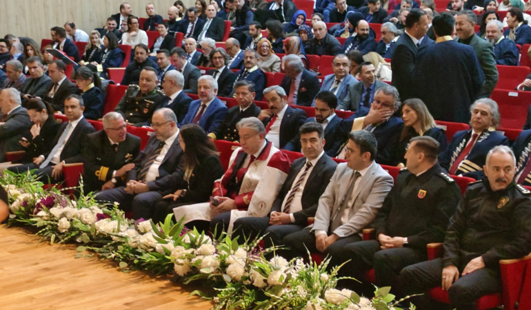 Yalova Üniversitesi’nde 2025–2026 Akademik Yılı Coşkuyla Açıldı