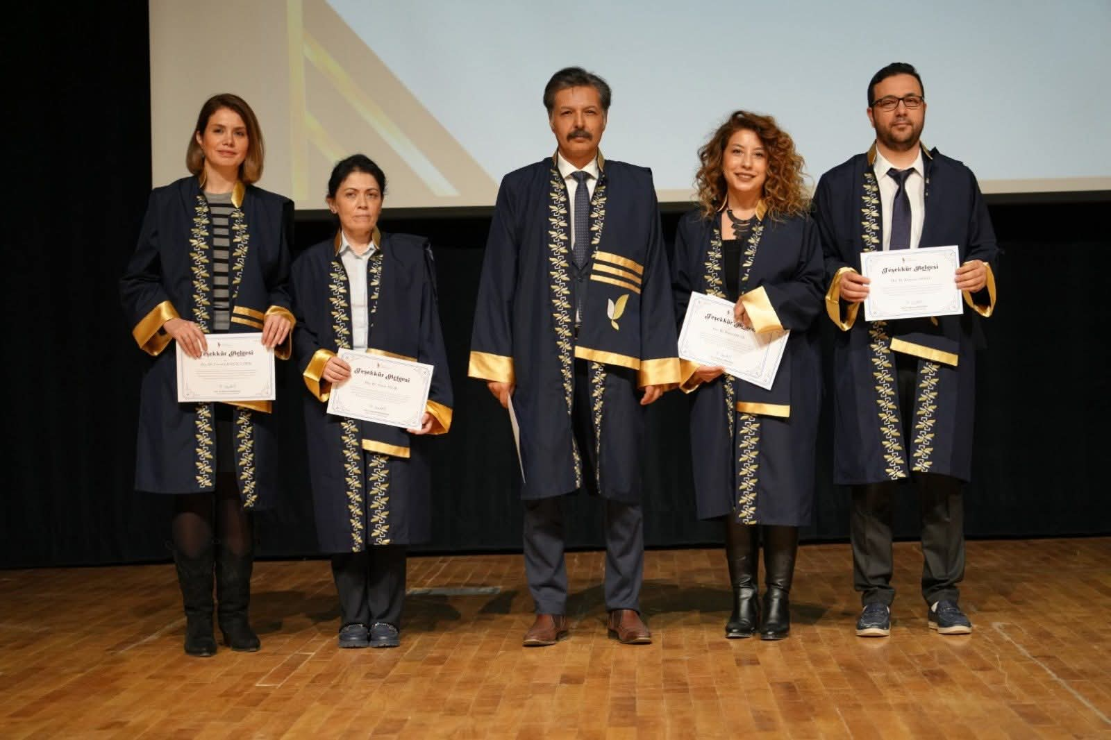 Yalova Üniversitesi’nde 2025–2026 Akademik Yılı Coşkuyla Açıldı 12 Yalova Üniversitesi’nde 2025–2026 Akademik Yılı Coşkuyla Açıldı