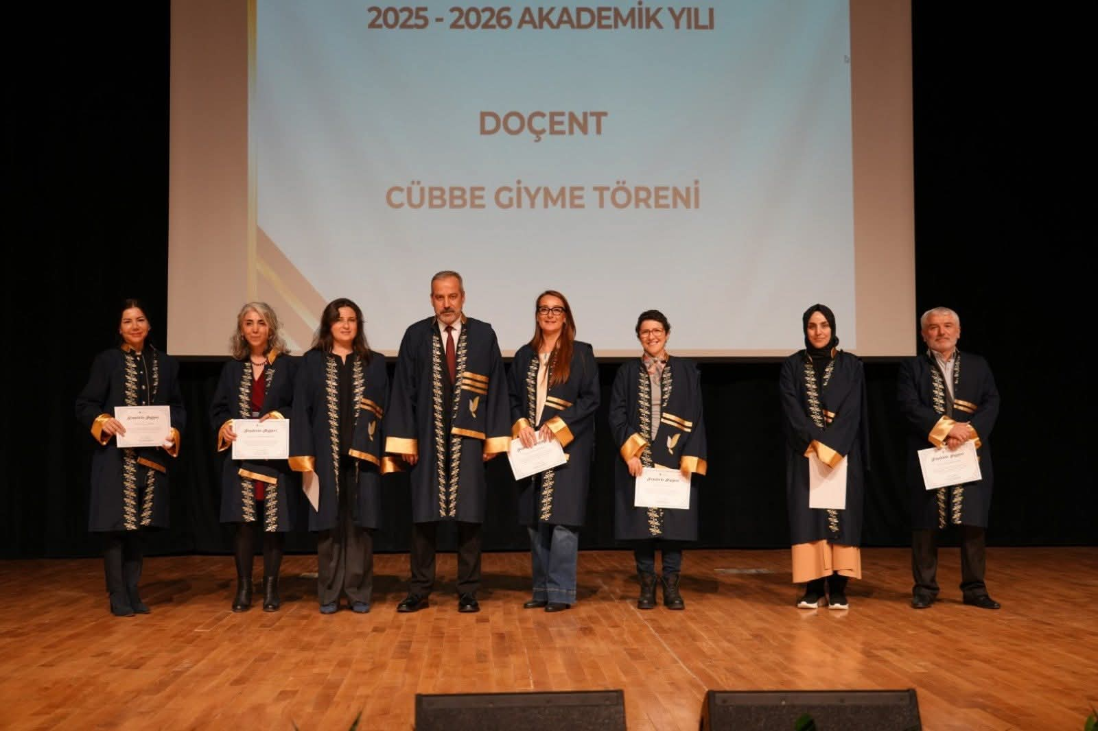 Yalova Üniversitesi’nde 2025–2026 Akademik Yılı Coşkuyla Açıldı 13 Yalova Üniversitesi’nde 2025–2026 Akademik Yılı Coşkuyla Açıldı