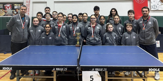 YALOVA BELEDİYESPOR GENÇLER BÖLGE MASA TENİSİ ŞAMPİYONASI’NDA 3.’LÜK ELDE ETTİ