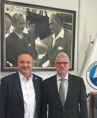 BAŞKAN AVNİ KURT’TAN MUDANYA’YA ZİYARET Çınarcık ve Mudanya Arasında Turizm, Çevre ve Belediyecilik İş Birliği Mesajı