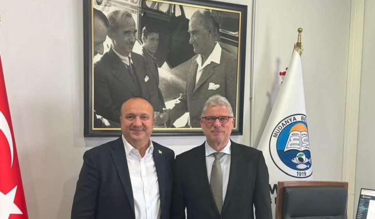 BAŞKAN AVNİ KURT’TAN MUDANYA’YA ZİYARET Çınarcık ve Mudanya Arasında Turizm, Çevre ve Belediyecilik İş Birliği Mesajı