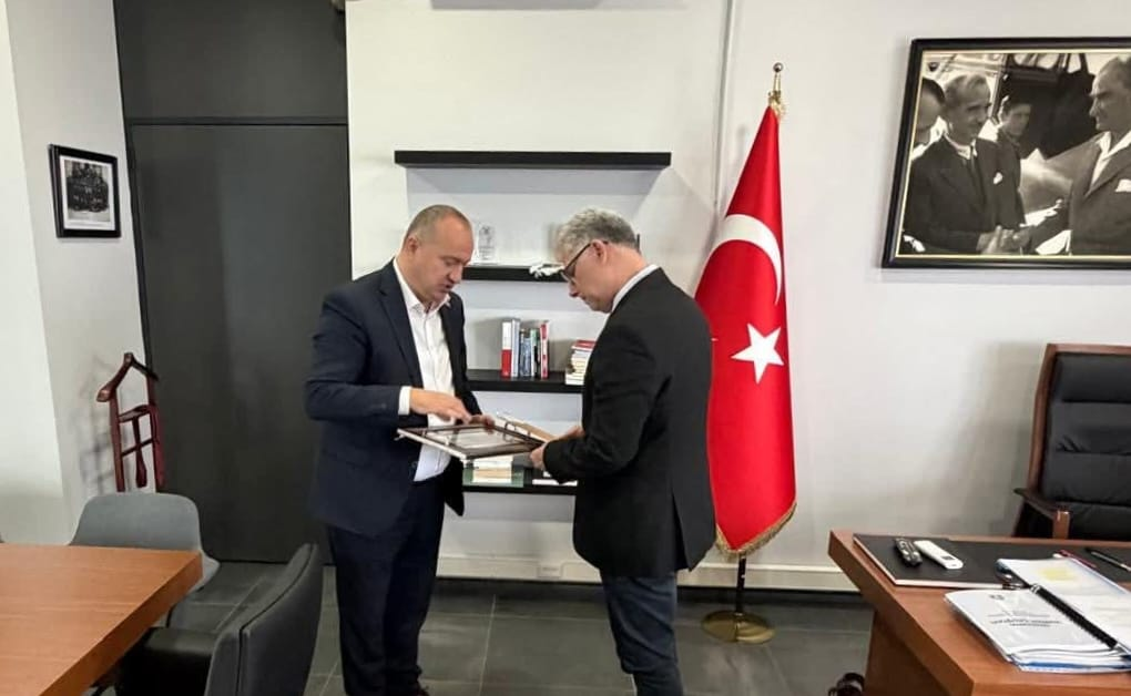 BAŞKAN AVNİ KURT’TAN MUDANYA’YA ZİYARET Çınarcık ve Mudanya Arasında Turizm, Çevre ve Belediyecilik İş Birliği Mesajı