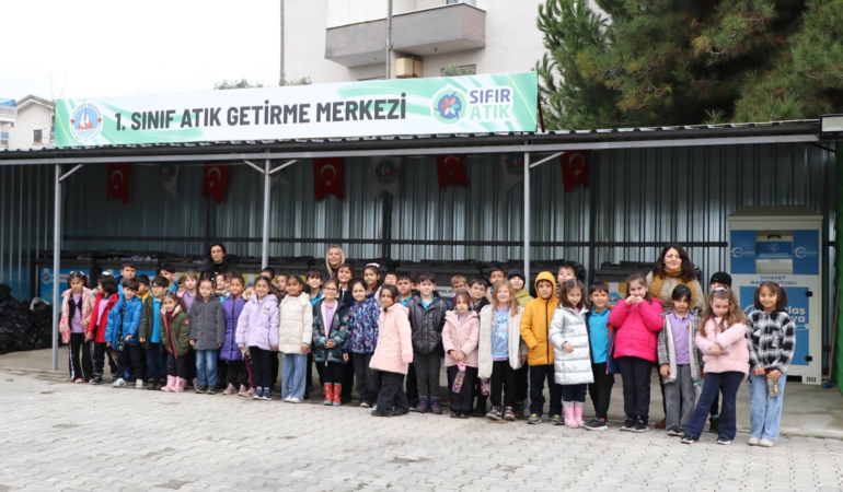 ÇİFTLİKKÖY’DE MİNİK ÖĞRENCİLERDEN SIFIR ATIK DUYARLILIĞI