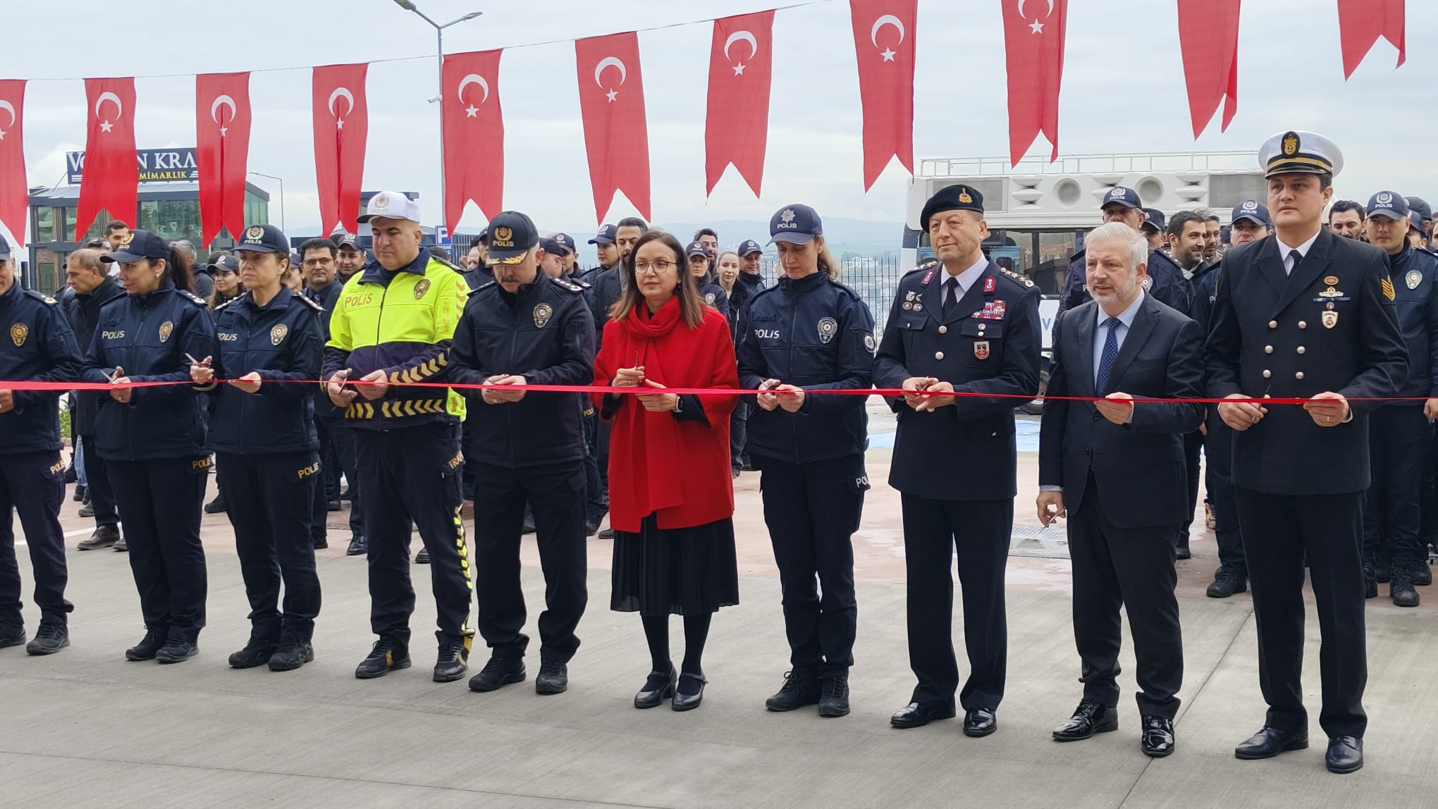 Yalova’ya Güvenlik Gücü: Emniyet ve Jandarmaya 45 Yeni Araç Teslim Edildi 6 Yalova’ya Güvenlik Gücü: Emniyet ve Jandarmaya 45 Yeni Araç Teslim Edildi