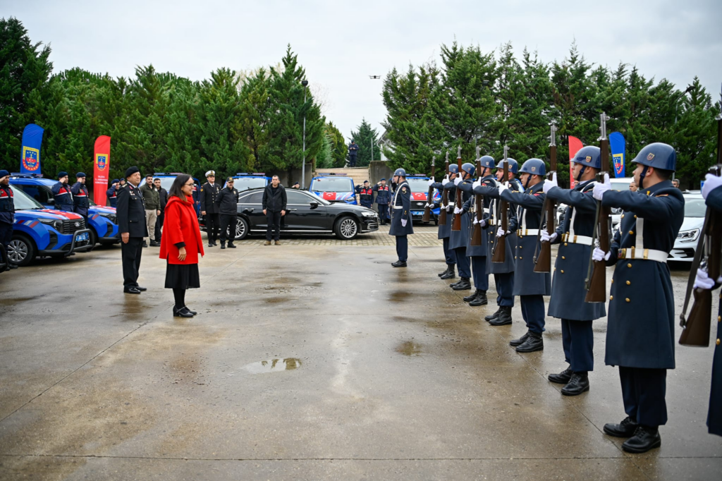 BAKANLIKTAN GÜVENLİK ARAÇLARINA BÜYÜK TAKVİYE: YALOVA JANDARMA’YA 18 YENİ ARAÇ TESLİM EDİLDİ