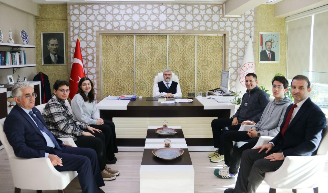 “Bu İş Sende Biter” Etkinlikleri YKS Birincilerini Yalovalı Öğrencilerle Buluşturdu 5 “Bu İş Sende Biter” Etkinlikleri YKS Birincilerini Yalovalı Öğrencilerle Buluşturdu