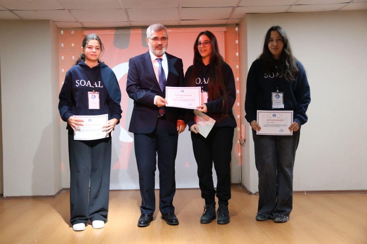 9. Geleneksel Cemil Meriç Edebiyat Bilgi Yarışması Büyük Heyecanla Tamamlandı 6 9. Geleneksel Cemil Meriç Edebiyat Bilgi Yarışması Büyük Heyecanla Tamamlandı