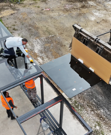 ÇİFTLİKKÖY’DE YENİ NESİL DURAKLAR DEVREYE ALINIYOR