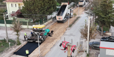 ÇİFTLİKKÖY’DE ASFALT VE PARKE ÇALIŞMALARI SÜRÜYOR