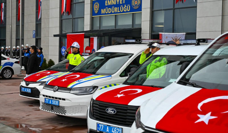 Yalova Emniyetine 27 Yeni Hizmet Aracı Teslim Edildi