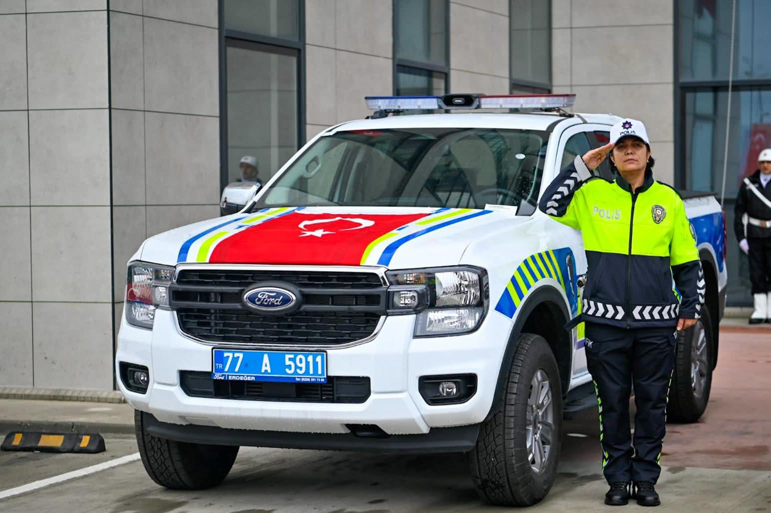 Yalova Emniyetine 27 Yeni Hizmet Aracı Teslim Edildi