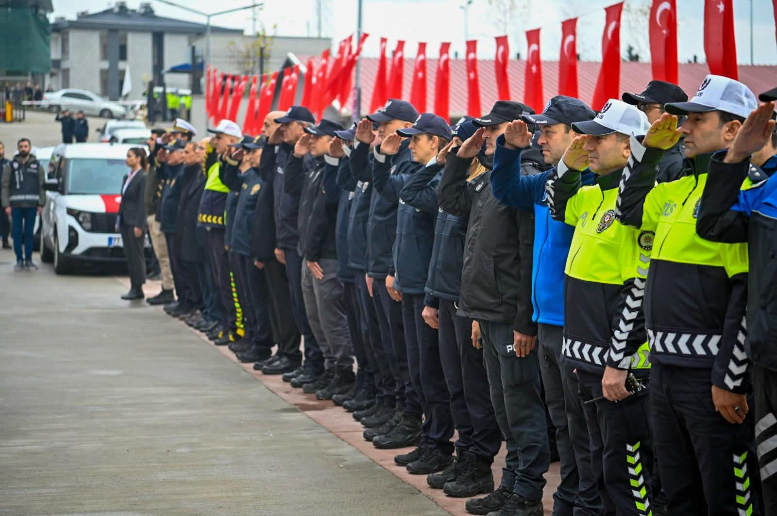 Yalova Emniyetine 27 Yeni Hizmet Aracı Teslim Edildi