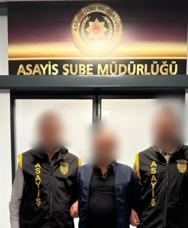 YALOVA’DA UYUŞTURUCU TİCARETİNDEN ARANAN HÜKÜMLÜ YAKALANDI 15 Yıl 4 Ay 15 Gün Hapis Cezası Kesinleşen Şahıs Cezaevine Gönderildi