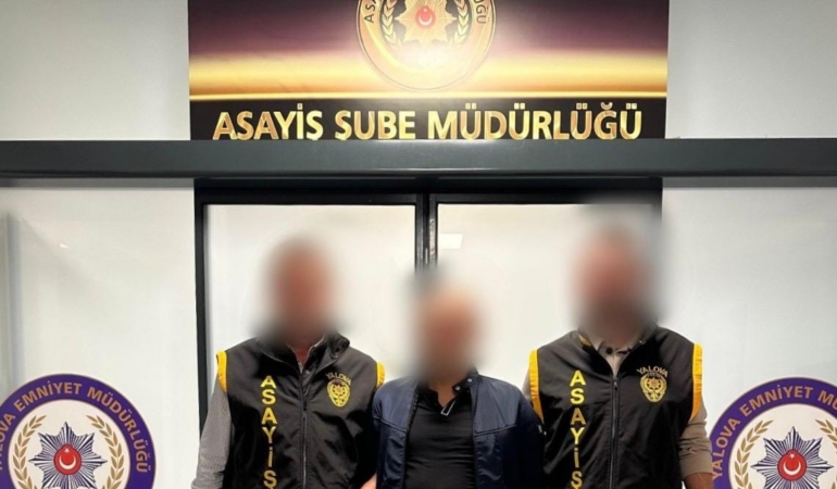 YALOVA’DA UYUŞTURUCU TİCARETİNDEN ARANAN HÜKÜMLÜ YAKALANDI 15 Yıl 4 Ay 15 Gün Hapis Cezası Kesinleşen Şahıs Cezaevine Gönderildi