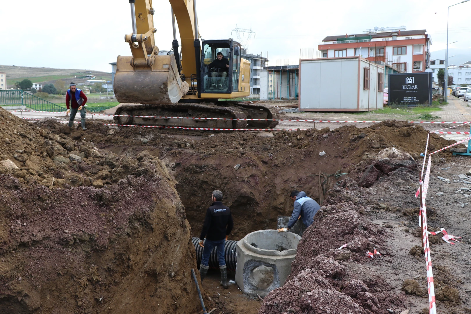 ÇİFTLİKKÖY BELEDİYESİ’NDEN OKULLAR BÖLGESİNE ALTYAPI TAKVİYESİ
