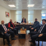 Gazeteci Osman Tanburacı’nın Yalova Adliyesi Ziyareti: Genç Hukukçulara Övgü