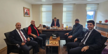 Gazeteci Osman Tanburacı’nın Yalova Adliyesi Ziyareti: Genç Hukukçulara Övgü