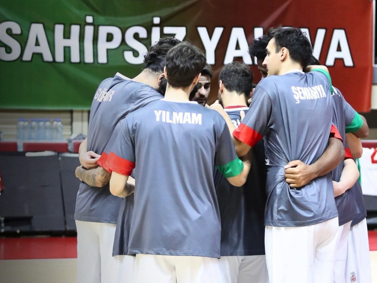 Yalovaspor Basketbol Oyuncularından Sert Açıklama: “Mağdur Olan Kulüp Değil, Biziz”