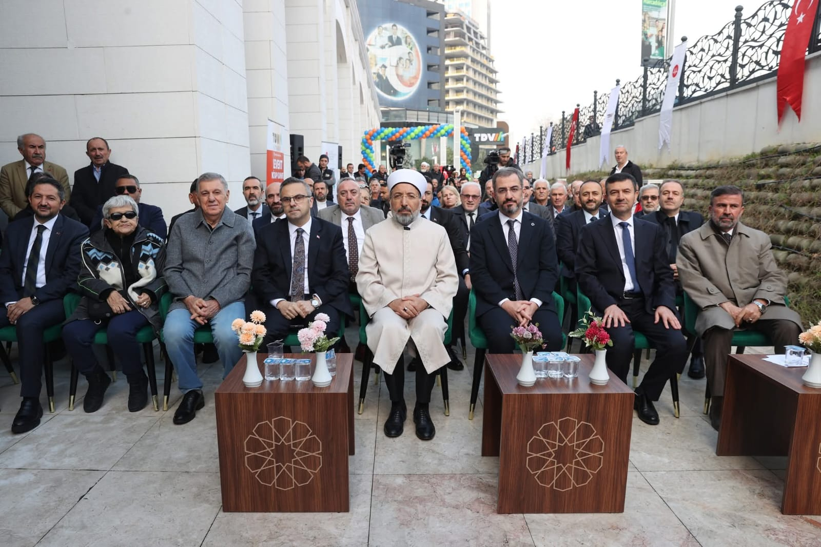 Diyanet İşleri Başkanı Arpaguş: “Gelecek Nesillerimizi İnancımızın Değerleriyle Yetiştirmenin Güzelliğini Yaşıyoruz” 4 Diyanet İşleri Başkanı Arpaguş: “Gelecek Nesillerimizi İnancımızın Değerleriyle Yetiştirmenin Güzelliğini Yaşıyoruz”