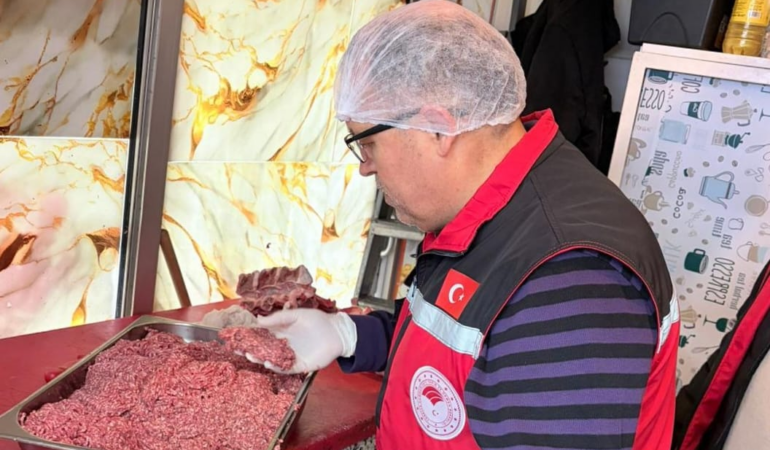 HAFTA SONU GIDA DENETİMLERİ SÜRÜYOR: YALOVA’DA 25 KİLO KIYMAYA EL KONULDU