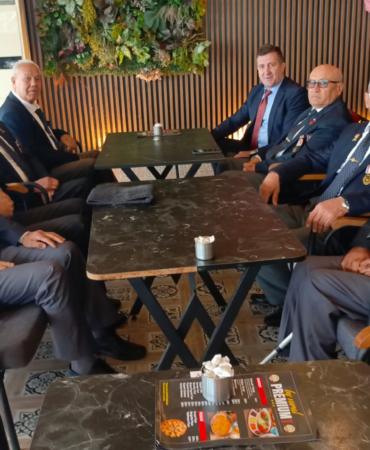 Gazilerden Öğrencilere Tarih Dersi: Armutlu’da Kıbrıs Barış Harekâtı’nın Hatıraları Paylaşıldı