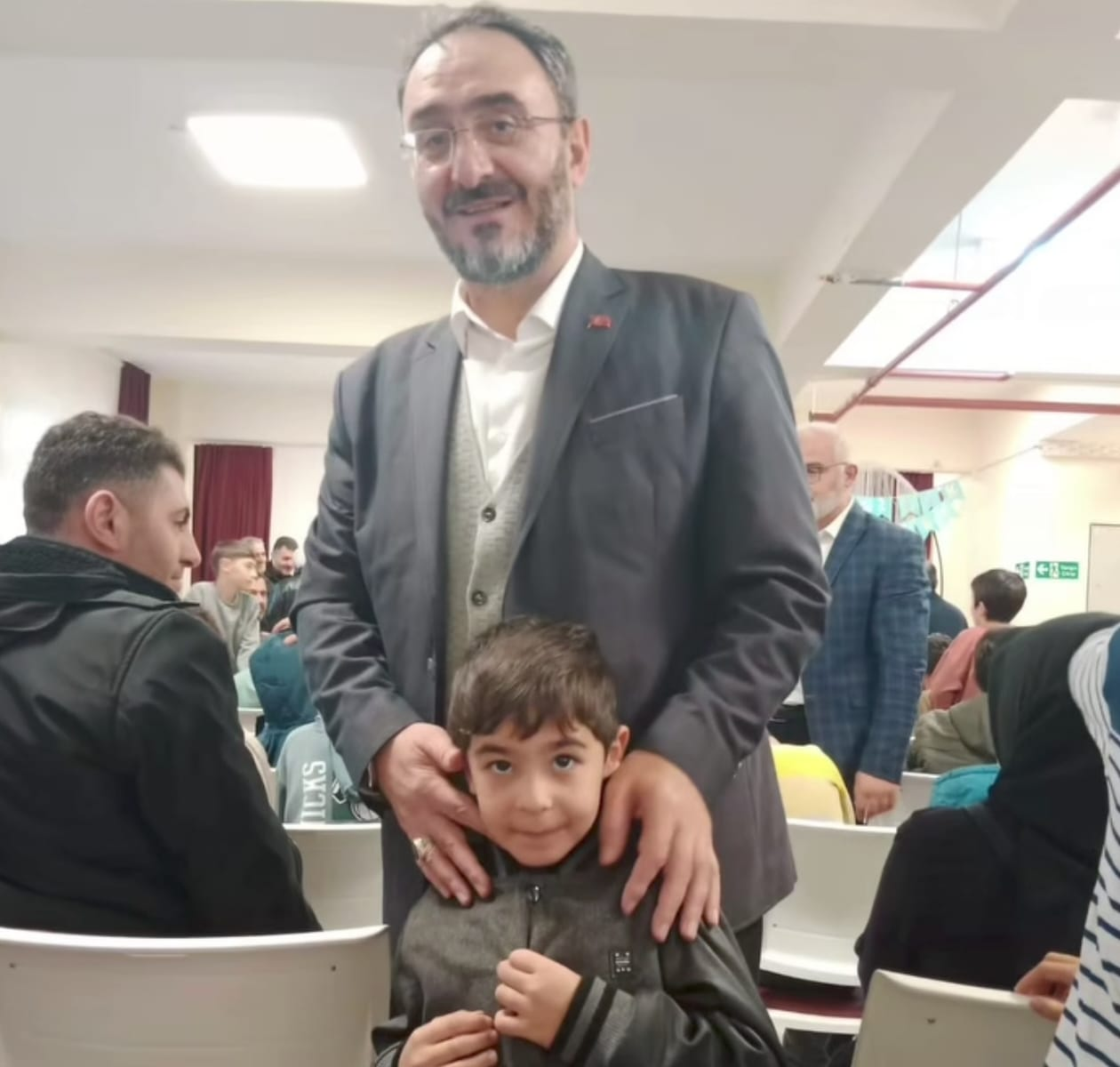 Yüreklere Dokunan Ziyaret: Bursa İl Müftüsü Karabayır’dan Yalova Hafız İHO’da Hafızlık Mesajları 5 Yüreklere Dokunan Ziyaret: Bursa İl Müftüsü Karabayır’dan Yalova Hafız İHO’da Hafızlık Mesajları