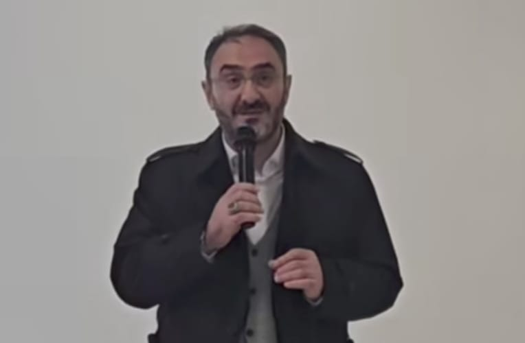 Yüreklere Dokunan Ziyaret: Bursa İl Müftüsü Karabayır’dan Yalova Hafız İHO’da Hafızlık Mesajları 7 Yüreklere Dokunan Ziyaret: Bursa İl Müftüsü Karabayır’dan Yalova Hafız İHO’da Hafızlık Mesajları