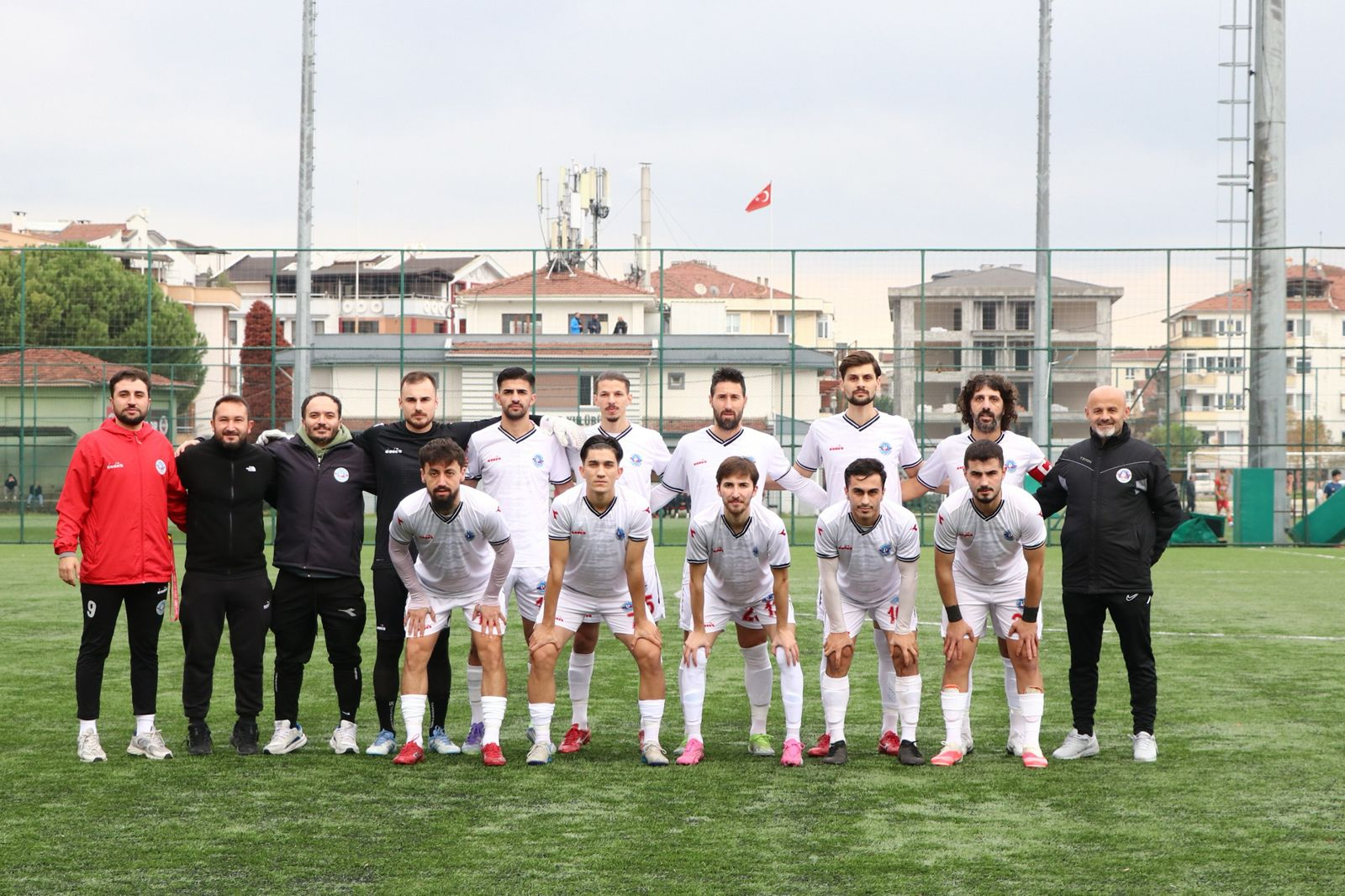 ÇİFTLİKKÖY BELEDİYESPOR, KADIKÖYSPOR’U 2-5 MAĞLUP ETTİ 4 ÇİFTLİKKÖY BELEDİYESPOR, KADIKÖYSPOR’U 2-5 MAĞLUP ETTİ