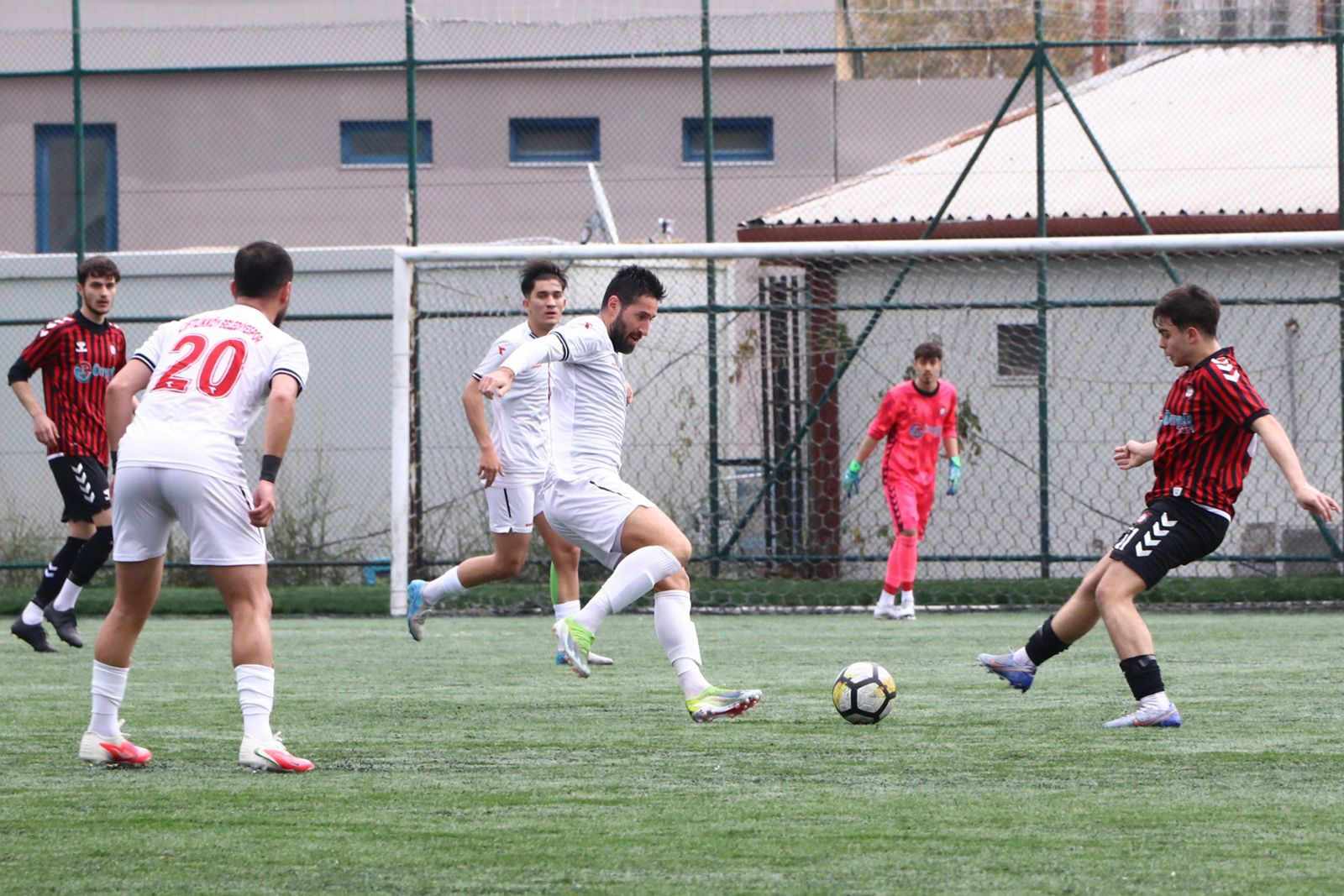 ÇİFTLİKKÖY BELEDİYESPOR, KADIKÖYSPOR’U 2-5 MAĞLUP ETTİ 5 ÇİFTLİKKÖY BELEDİYESPOR, KADIKÖYSPOR’U 2-5 MAĞLUP ETTİ