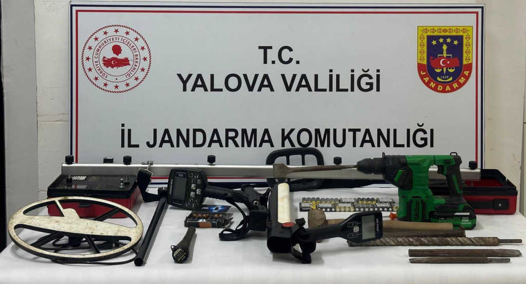 YALOVA’DA KAÇAK DEFINE OPERASYONU: ORMANLIK ALANDA 5 ŞAHIS SUÇÜSTÜ YAKALANDI