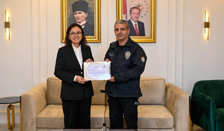 Yalova Valisi Dr. Hülya Kaya’dan Emekli Polis Memuru Nurettin Akbaş’a Teşekkür Mesajı