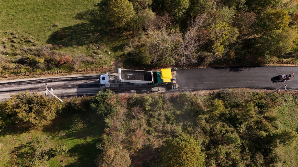 KÖY YOLLARINDA KONFOR VE GÜVENLİK ARTTI: YALOVA’DA 14,5 KİLOMETRELİK SICAK ASFALT YOL TAMAMLANDI